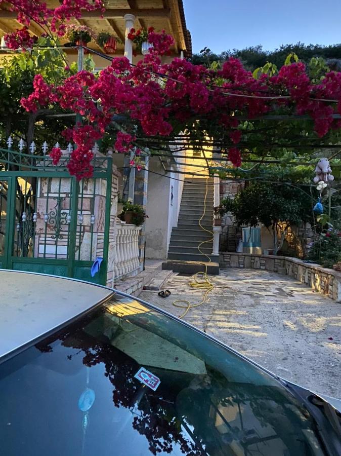 Vila Sinani Саранде Екстериор снимка
